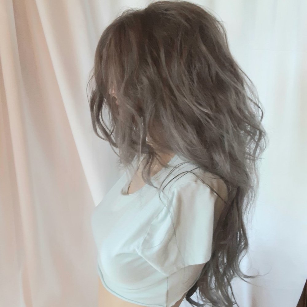 EMO gray Wig gothic, lace front wig styled - Picture 6 of 8
